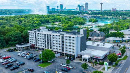 Downtown Niagara Falls Hotel | Holiday Inn Niagara Falls State Park Entry by IHG