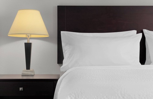 Cummings Hotel | Holiday Inn Ottawa East by IHG