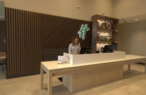 Hopkinsville Hotel | Holiday Inn & Suites - Hopkinsville - Convention Ctr by IHG