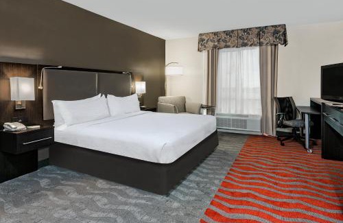 College Station Hotel | Holiday Inn & Suites College Station-Aggieland by IHG