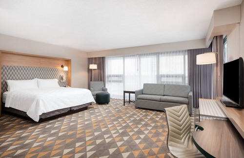 Etobicoke Hotel | Holiday Inn Toronto Airport East by IHG