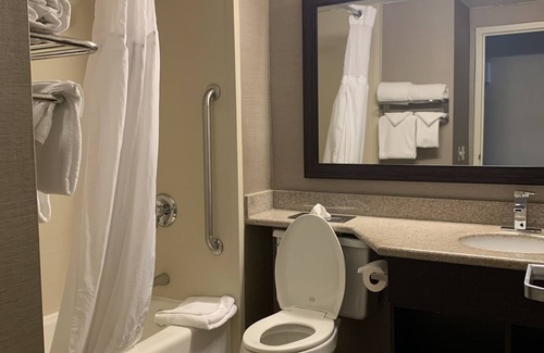Wilkes-Barre Hotel | Holiday Inn Wilkes Barre - East Mountain by IHG