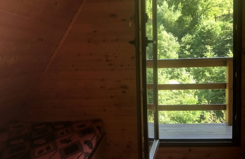 Gura Raului Villa | Holiday Oasis by the River
