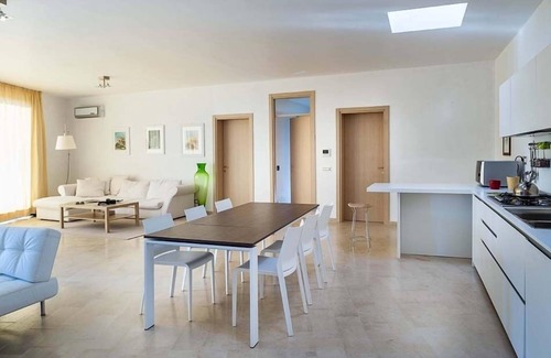 Scicli Villa | holiday vacation large villa rental italy, sicily, scicli, pool, WiFi, short term long term large villa to rent to let