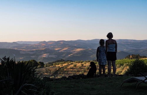 Pomarance Apartment | Holiday, where Tuscany is still authentic. 16th c. Villa, Infinity pool: Leccio
