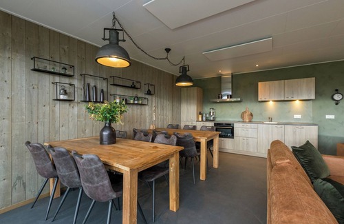 Municipality of Veere Ski Chalet | Holidayhome - Vroondijk 2 | Vrouwenpolder Zeebloesempje