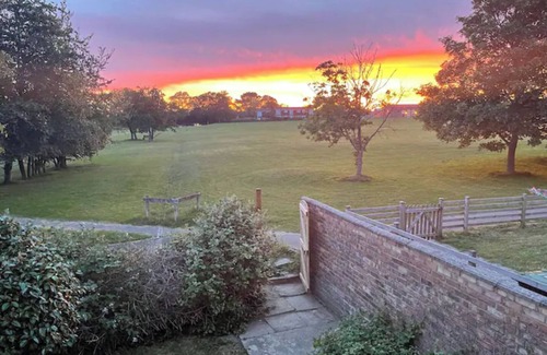 Lytchett Matravers Cottage | Holly Cottage Poole. Quaint Thatch. Jurassic Coast