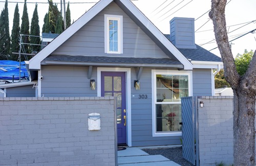 Burbank House | Hollywood Family Nest in Burbank, Steps to Studios!