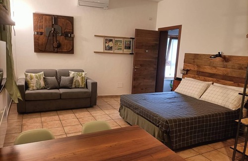 Crema Condo | Home and Garden, relaxation in Crema, old barn now home "Butterfly"