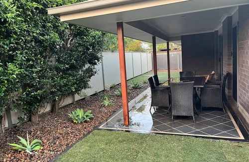 Bundaberg South Villa | Home away from home! Modern, comfortable, central, AC, Yard.