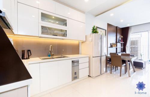 Tan Binh Apartment | Home, Cosy&Luxury Apartment - 5mins to Airport, Free Pool&Gym, Airport Pick up Service