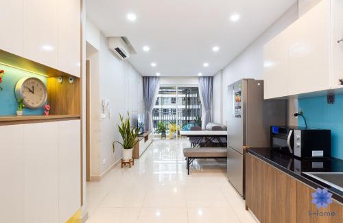 Tan Binh Apartment | Home, Cosy&Luxury Apartment - 5mins to Airport, Free Pool&Gym, Airport Pick up Service