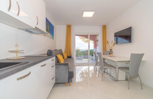 Klis Villa | Home DESPACITO - Klis, Split, private heated pool