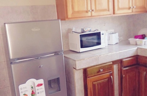Spanish Town House | Home from home. Spacious 3 bed room apartment Jamaica.