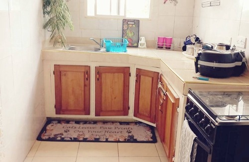 Spanish Town House | Home from home. Spacious 3 bed room apartment Jamaica.