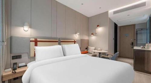 Xuhui Hotel | Home Inns Shanghai Liuzhou Road Everbright Exhibition Center Branch