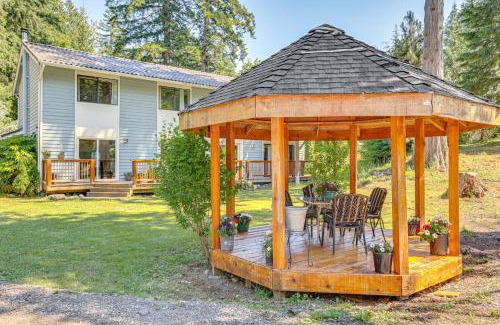 Hobart House | Home on More Than 1 Acre of Woods in Seattle Suburbs!