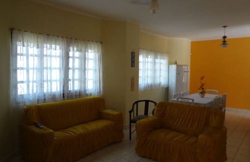 Jardim Imperador House | home w/pool w/3 bedrooms in Peruibe - en suite w/cable TV, WI-FI
