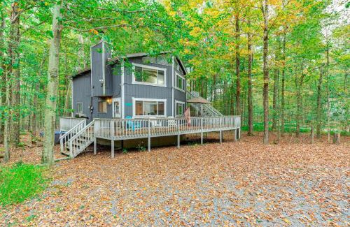 Pocono Lake House | Home with Hot Tub and Arrowhead Lake Community Perks!