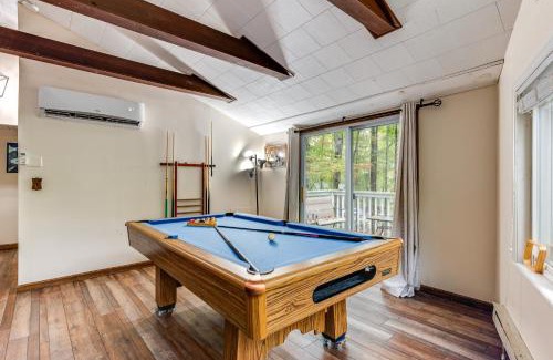 Pocono Lake House | Home with Hot Tub and Arrowhead Lake Community Perks!