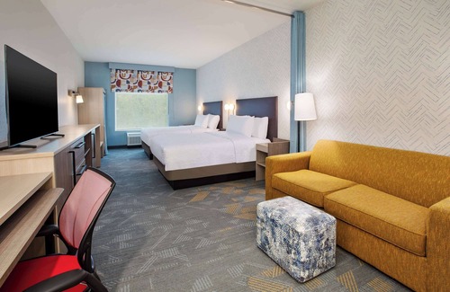 Grand Rapids Hotel | Home2 Suites By Hilton Grand Rapids Northeast