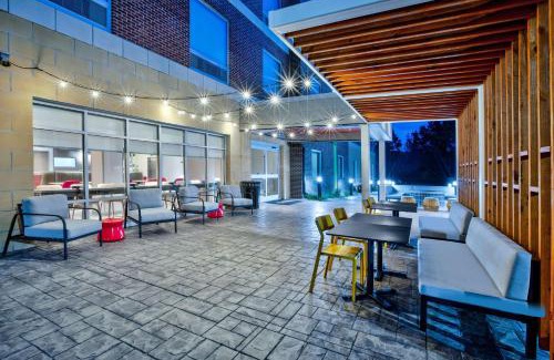 Grand Rapids Hotel | Home2 Suites By Hilton Grand Rapids Northeast