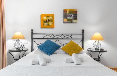 Sardina Apartment | Home2Book Bright Retreat with Pool, Sardina Beach