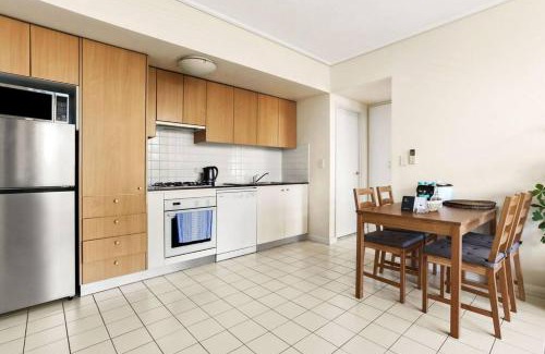 Wentworth Point Apartment | Homebush l Resort Style Two Bedroom Apartment