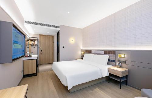 North Chaoyang Hotel | HomeInn Plus at China Intl Exhibition Center and Liufang Subway Stn