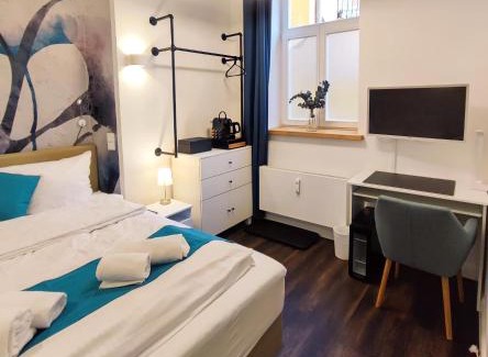Obergiesing Apartment | HOMELY STAY Studio 1 - Small and cozy Self-Check-In Room in Munich - 15 min from Oktoberfest