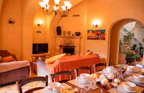 Ta' Għammar Villa | Homerez - Amazing villa for 10 ppl. with shared pool at L-Għarb