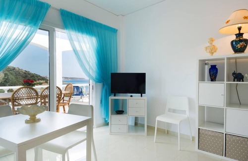 Almyros Apartment | Homerez - Appartement for 5 ppl. with sea view and terrace at Agios Nikolaos