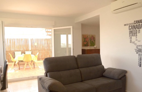 Grao de Gandia Apartment | Homerez - Appartement 500 m away from the beach for 6 ppl. with shared pool