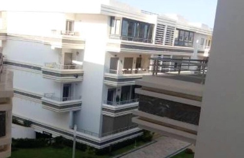El Mansouria Apartment | Homerez - Appartement 1 km away from the beach for 4 ppl. with shared pool