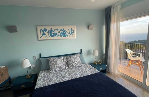 Cruilles Apartment | Homerez - Appartement for 7 ppl. with shared pool and terrace at Canyelles