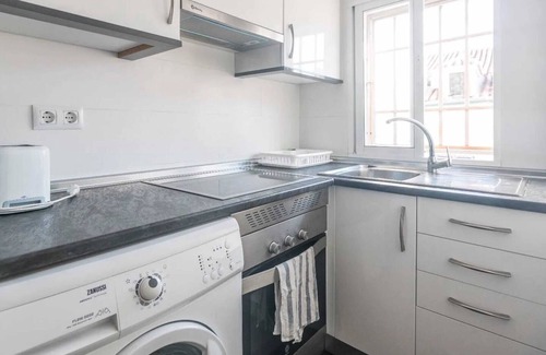 Barrio de La Latina Apartment | Homerez - Apt Madrid - Pets Allowed