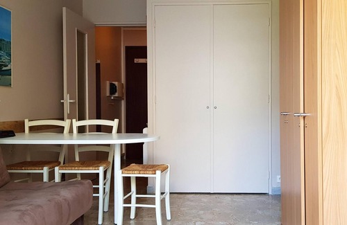 4th Arrondissement Apartment | Homerez - Beautiful studio for 2 ppl. with balcony at Marseille