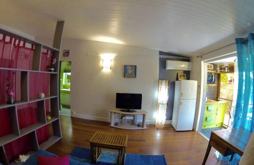 L'Autre-Bord Apartment | Homerez - Charming Studio with Balcony in Le Moule 35m²