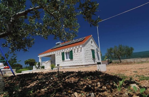 Pucisca Villa | Homerez - Charming Villa in Pučišća with Private Pool