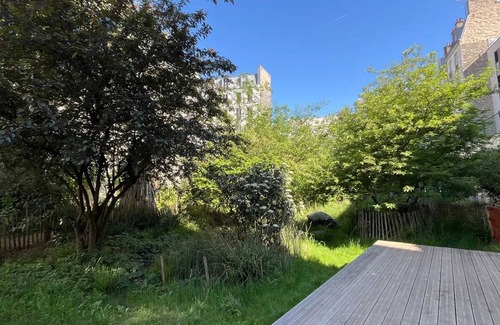 Quartier de la Goutte-d'Or Apartment | Homerez - Comfortable Apartment in Paris