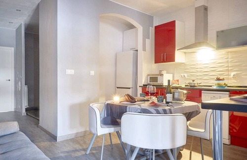 Leon Apartment | Homerez - Comfortable apartment in León - 55 m² + Balcony