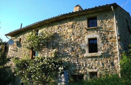 Vesc House | Homerez - Comfortable house in nature near Vesc with jacuzzi