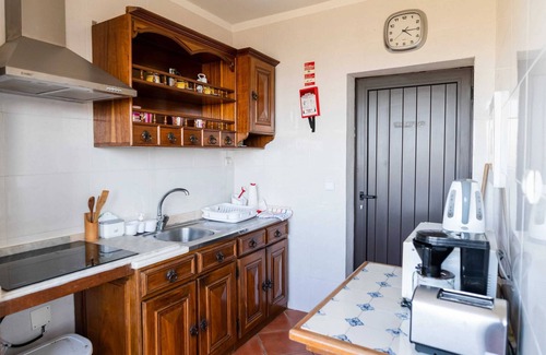 Castelo de Paiva Villa | Homerez - Cosy villa in Aveiro with shared pool and views