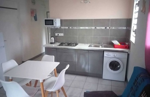 Ducos Apartment | Homerez - Cozy Apartment in Ducos