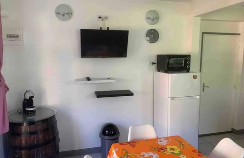 Ducos Apartment | Homerez - Cozy Apartment in Ducos