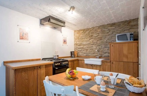 Fauvillers Apartment | Homerez - Cozy house with jacuzzi in Fauvillers