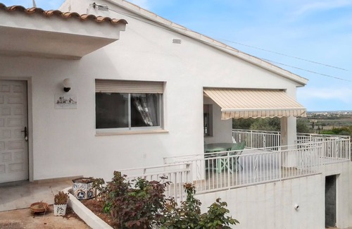 Benicarlo Villa | Homerez - Elegant Villa in Benicarló with Private Pool