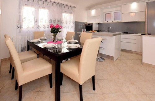 Klis Villa | Homerez - Family Villa in Solin, Pool and View