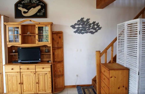 Saint-Front-de-Pradoux House | Homerez - House for 4 ppl. with shared pool and spa at Saint-Front-de-Pradoux