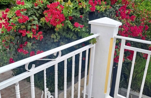 Vieux-Fort House | Homerez - House Vieux Fort sea view